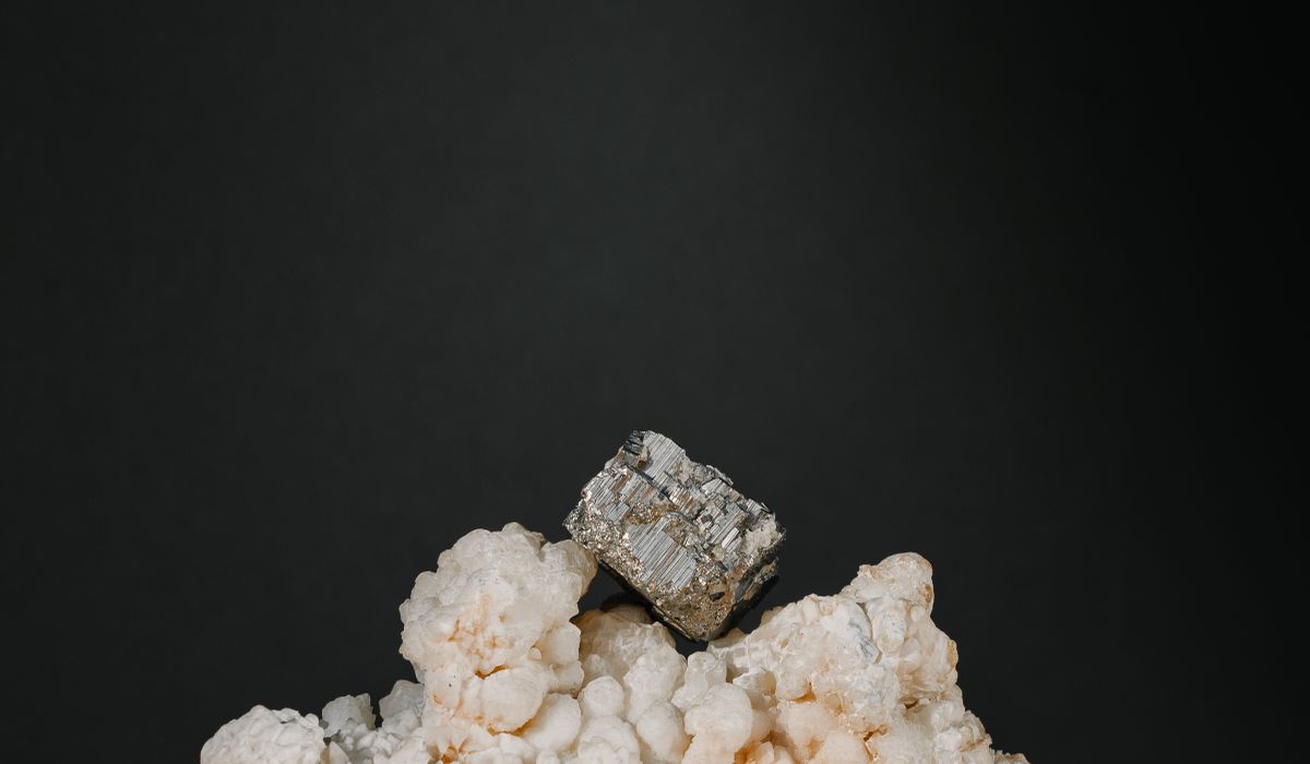 How to Store Crystal Jewellery to Prevent Scratches and Tarnish